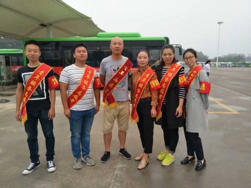 志愿者为“创文”添活力  传递文明收获快乐
